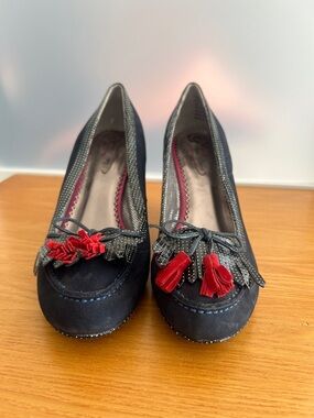 Poetic license London navy  blue Suade  heels polka dot size 41 or 10 retro look